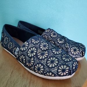 Toms Shoes